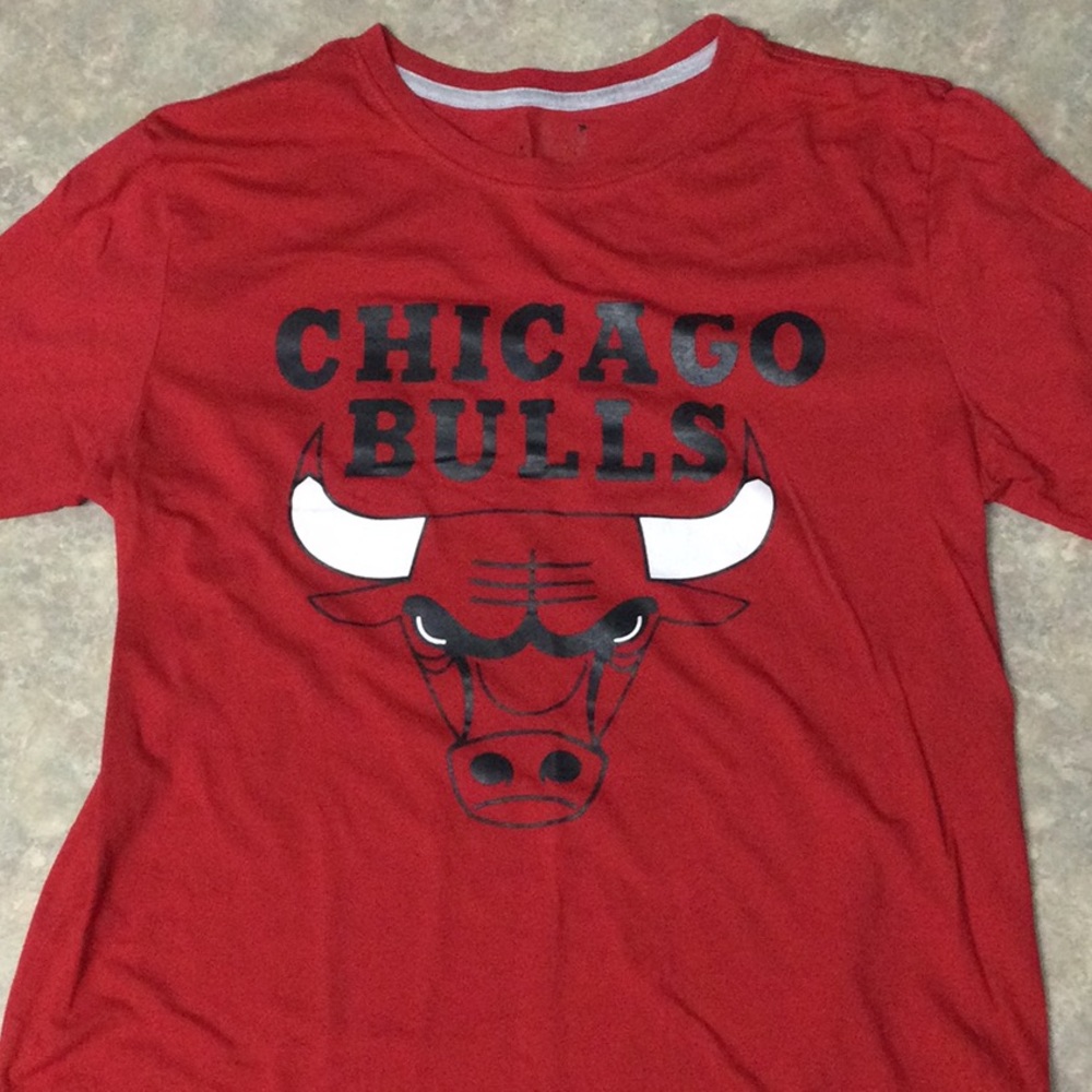 Chicago bulls shirt medium